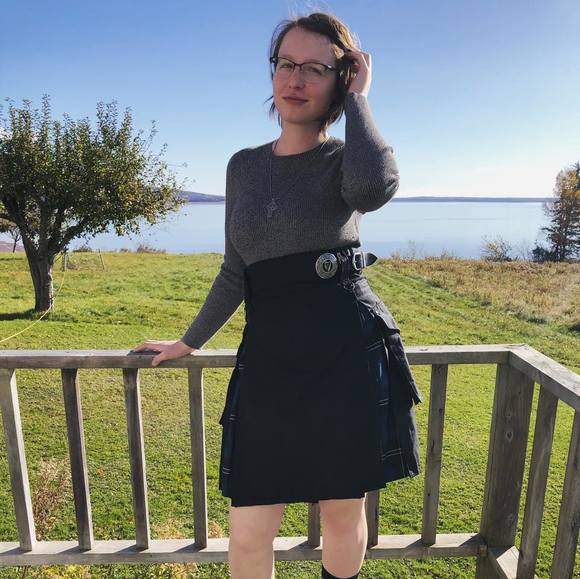 Meet your Posher, Serena - Picture 1 of 1